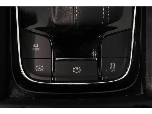 Škoda Karoq 1.5 TSI ACT Sportline Business 2021 Benzine 28