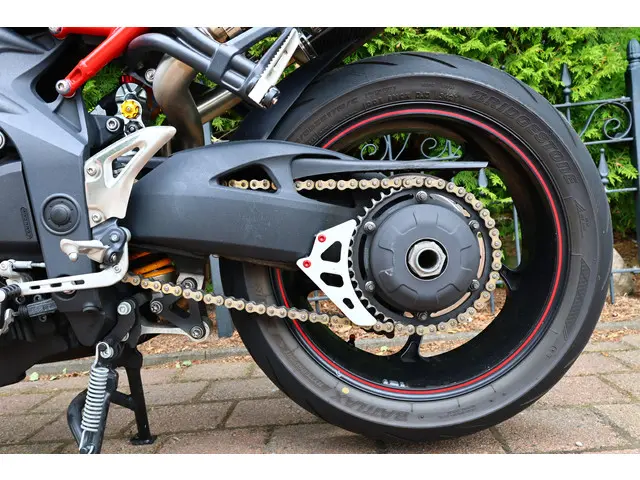 Triumph Speed Triple R 1050 ABS 2012 Benzine 22