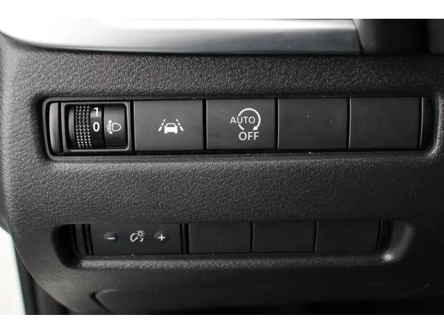 Nissan QASHQAI 1.3 MHEV Xtronic N-Connecta 2023 Benzine 12