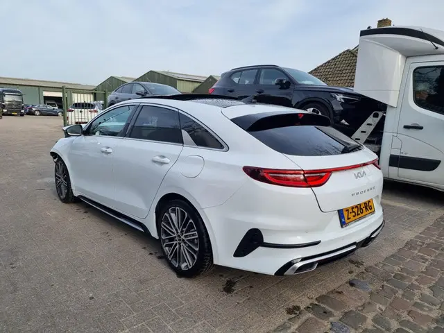 Kia ProCeed 1.5 T-GDi Aut. GT-Line Pano Led 2024 Benzine 5