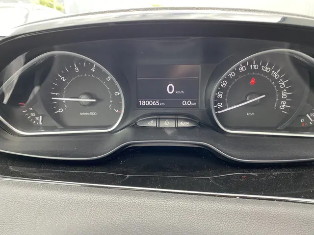 Peugeot 208 1.2 VTi Allure 2012 Benzine 19