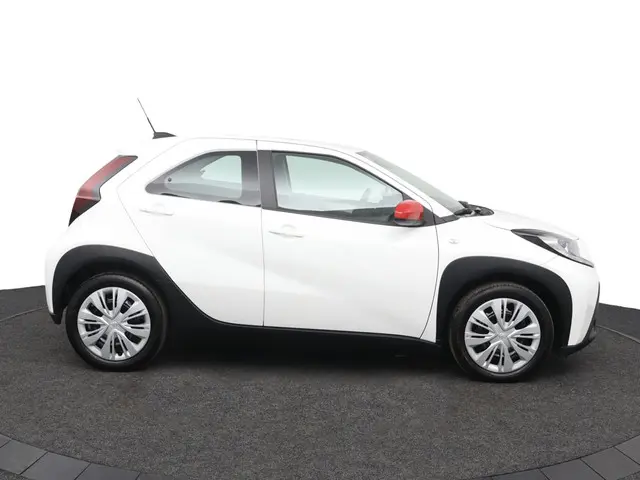 Toyota Aygo X 1.0 VVT-i MT Play 2023 Benzine 12