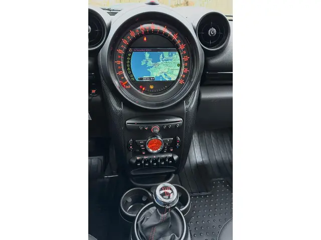 MINI Countryman Mini 1.6 Cooper D 2016 Benzine 10