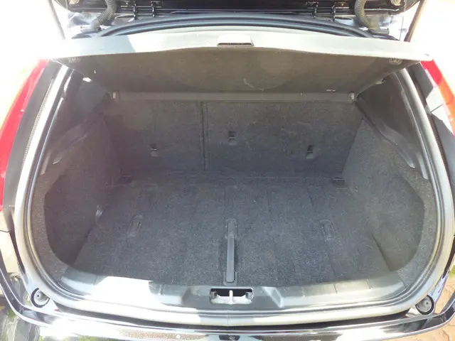 Volvo V40 T3 Dynamic Edition 2019 Benzine 22