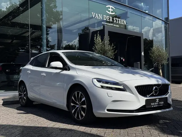 Volvo V40 1.5 T3 Momentum 2020 Benzine 18