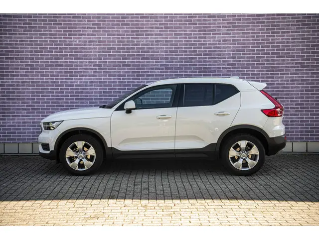 Volvo XC40 1.5 T2 Business Pro 2021 Benzine 4