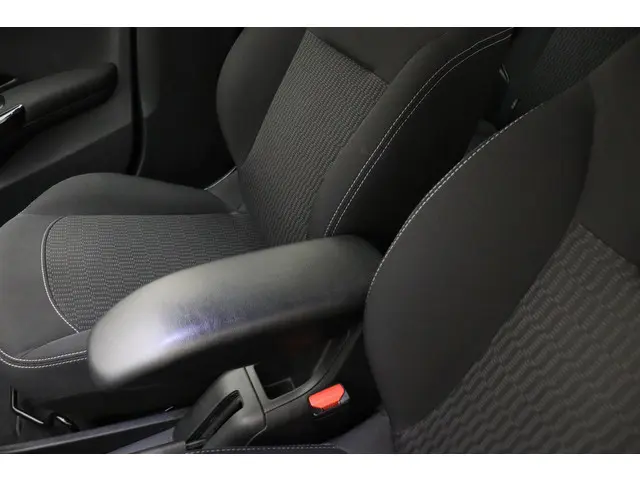 Peugeot 208 1.2 PureTech Blue Lion 2017 Benzine 17