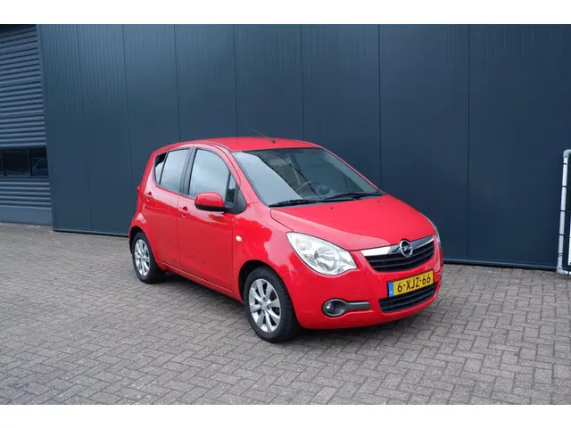 Opel Agila 1.2 Berlin 2014 Benzine 2