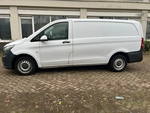 Mercedes-Benz Vito 2