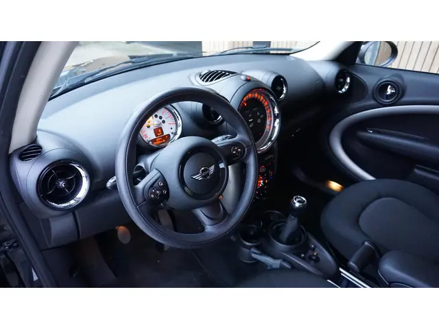 MINI Countryman 1.6 122pk Knockout Edition 2014 Benzine 9