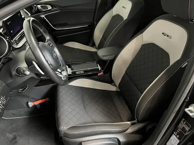 Kia ProCeed 1.5 T-GDi MHEV GT-Line Edition 2021 Benzine 32