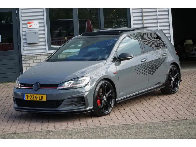 Volkswagen Golf 2.0 TSI GTI TCR PANO 2019 Benzine 3