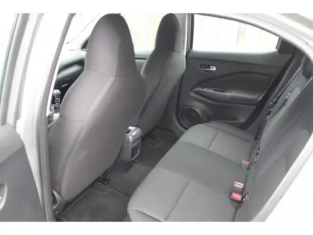 Nissan Juke 1.0 DIG-T Acenta Comfort Pack 2023 Benzine 13