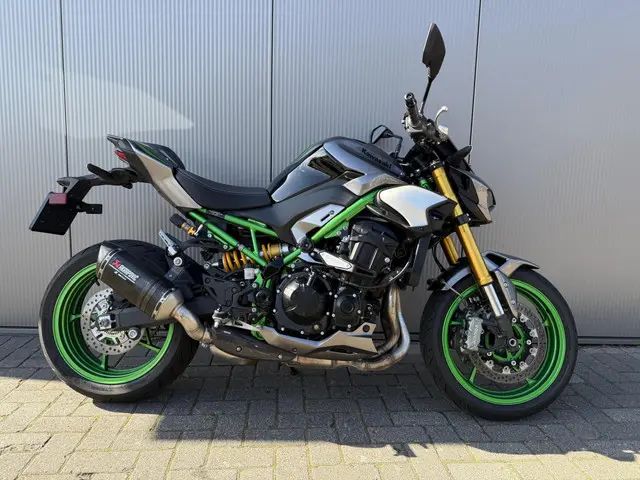 Kawasaki Z900 SE 2025 Benzine