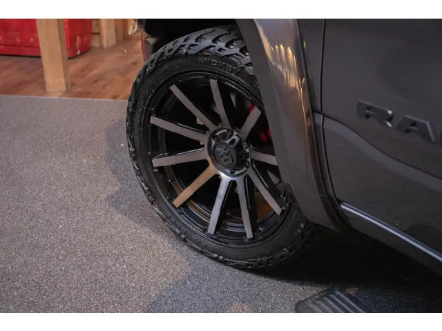 Dodge Ram 1500 5.7 V8 Limited 2024 LPG/Gas 13