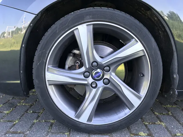 Volvo V60 1.6 T3 R-Design 2015 Benzine 9