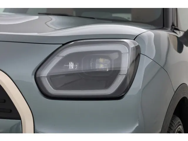 MINI Countryman Mini 1.5 C Favoured 2023 Benzine 35