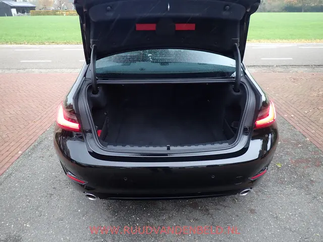 BMW 3 Serie 318i 2021 Benzine 27