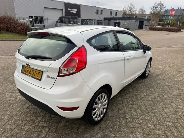 Ford Fiesta 1.0 Style Airco,Led, Navigatie 2015 Benzine 5