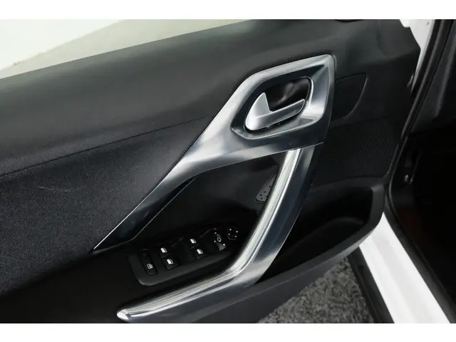 Peugeot 2008 1.6 VTi Allure 2014 Benzine 25