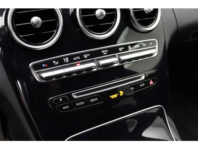 Mercedes-Benz C-Klasse Estate 250 Prestige 2015 Benzine 24