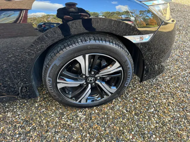 Honda Civic 1.5 i-VTEC Executive 2018 Benzine 10