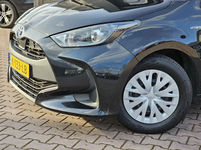 Toyota Yaris 1.5 Hybrid Active 2021 Hybride Benzine 33