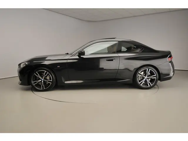 BMW 2 Serie Coupe 230i 2024 Benzine 2