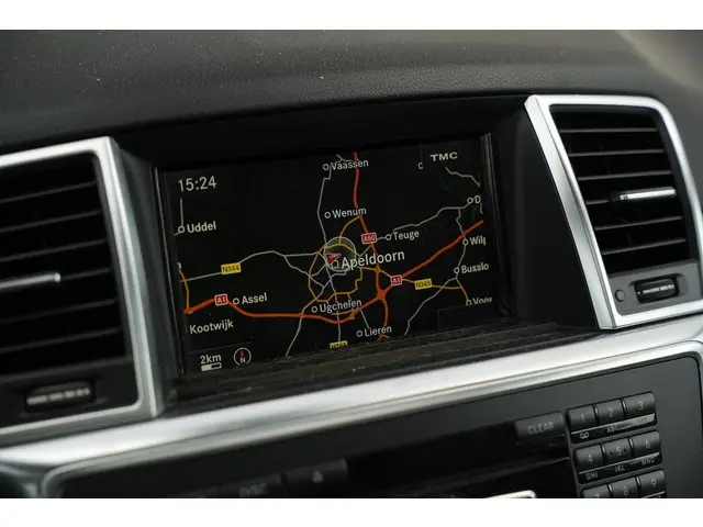 Mercedes-Benz M-Klasse 500 2013 Benzine 18