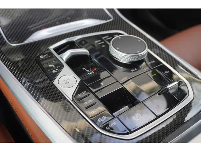 BMW X5 xDrive50e Launch Edition 2023 Hybride Benzine 12