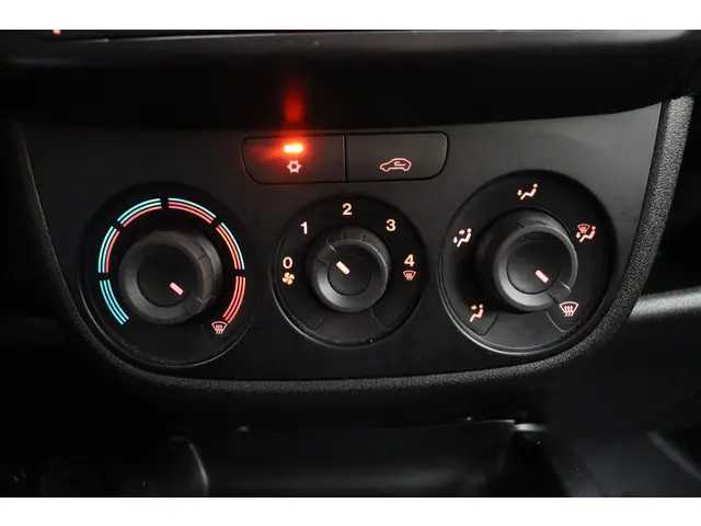 Opel Combo 1.3 CDTi L1H1 Sport 2018 Diesel 19