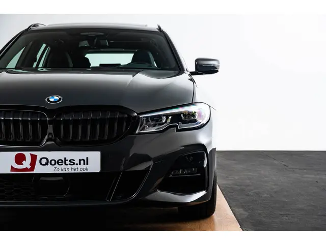 BMW 3 Serie Touring 330i Executive Edition 2020 Benzine 22