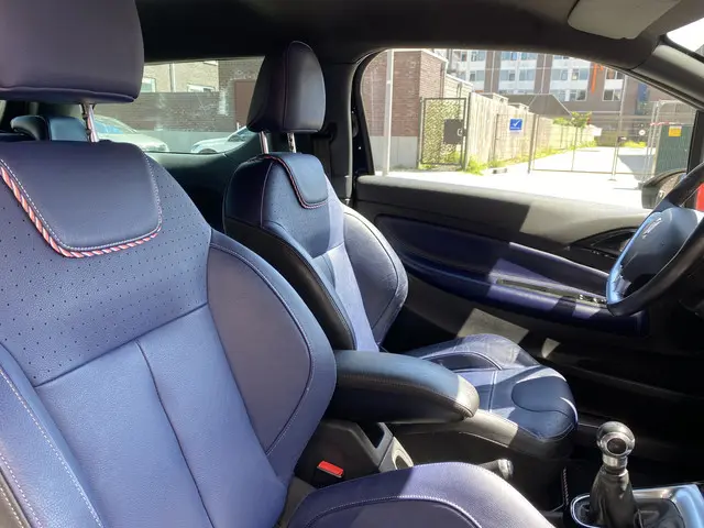 DS DS 3 1.2 PureTech Inès de la Fressange 2015 Benzine 8