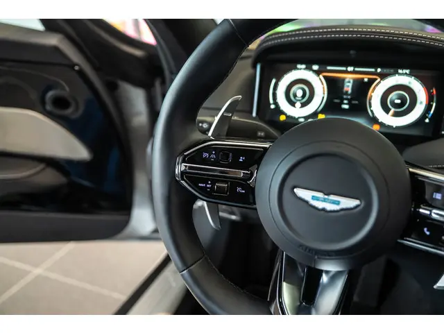 Aston Martin DB12 4.0 V8 2024 Benzine 36