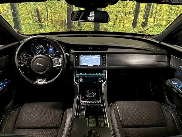 Jaguar XF 2.0 Prestige 2019 Benzine 13
