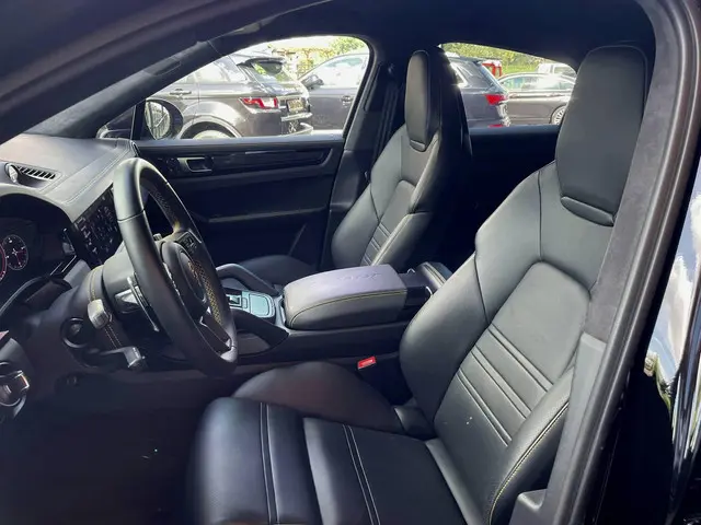 Porsche Cayenne 2