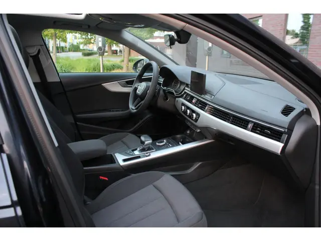 Audi A4 AVANT 1.4 TFSI Design Pro Line Plus 2017 Benzine 14