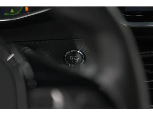 Peugeot 2008 PureTech 130 GT-Line 2020 Benzine 36