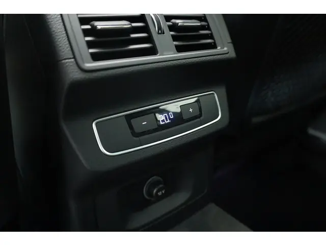 Audi Q5 55 TFSI e S Edition 2021 Hybride Benzine 36
