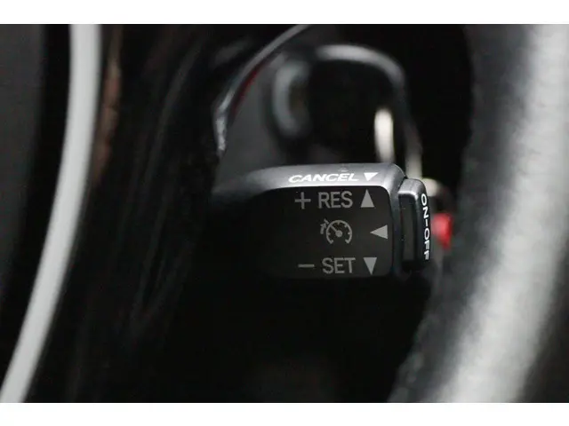 Toyota Aygo 1.0 VVT-i x-play 2022 Benzine 38