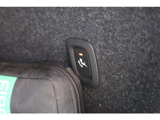 Volvo XC40 1.5 T3 R-Design 2020 Benzine 37