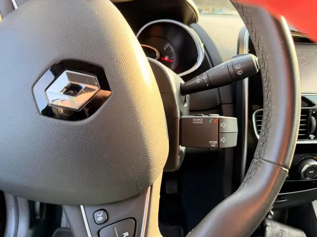 Renault Clio 0.9 TCe Limited 2018 Benzine 14