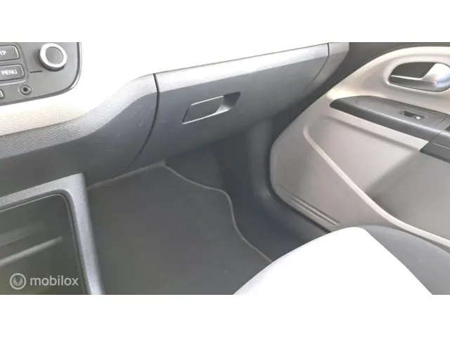 SEAT Mii 1.0 Style Sport 2015 Benzine 27
