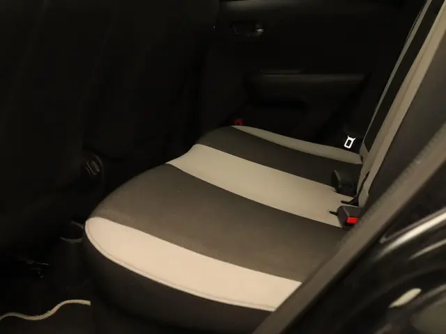 Toyota Aygo 1.0 VVT-i x-clusiv 2015 Benzine 14