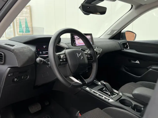 DS DS 3 PureTech 130 EAT8 Performance Line 2024 Benzine 4