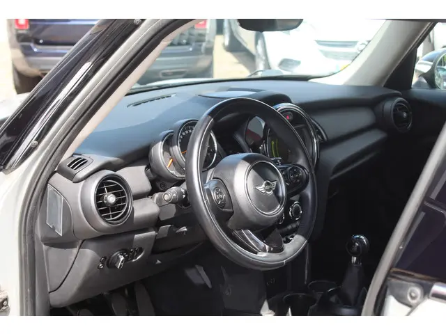 MINI One Mini 1.5 D Business 2016 Diesel 5