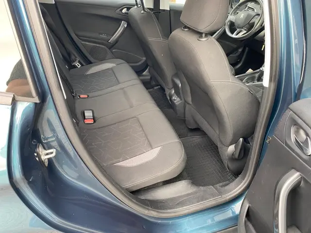 Peugeot 2008 1.2 PureTech Active 2017 Benzine 13