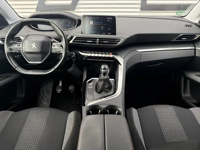 Peugeot 3008 1.2 PureTech Active 2017 Benzine 26