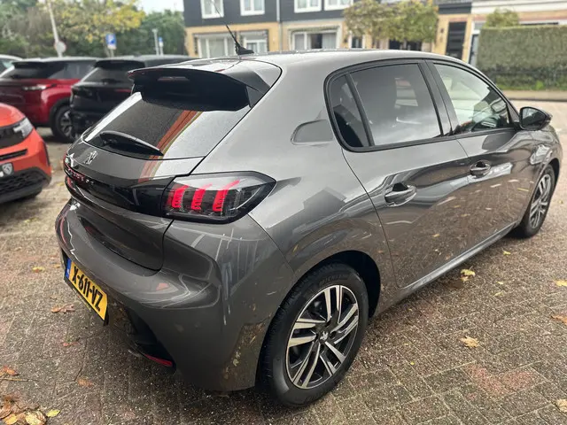 Peugeot 208 1.2 PureTech Allure Pack 2022 Benzine 37