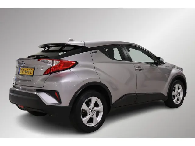 Toyota C-HR 2